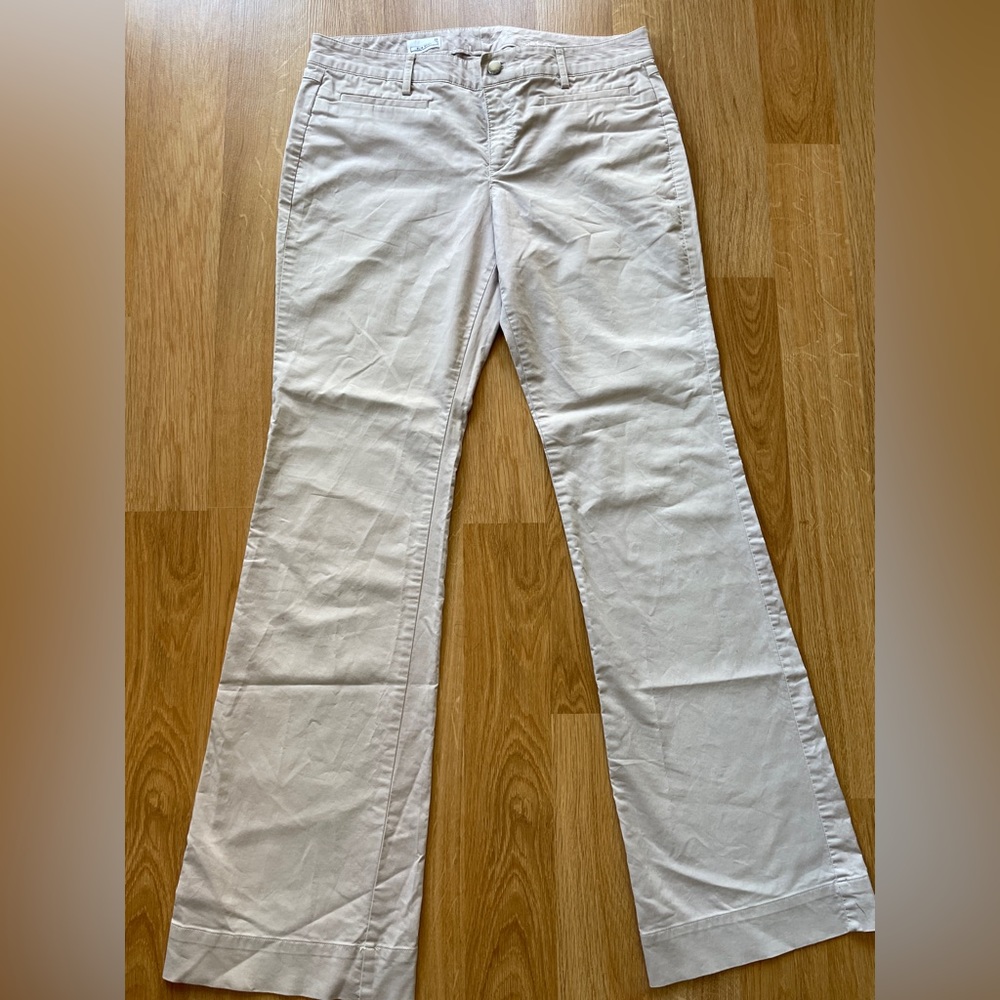 Gap 1969 Slim Fit Light Beige Flare Jeans with Slit Pockets. Fabric is s…